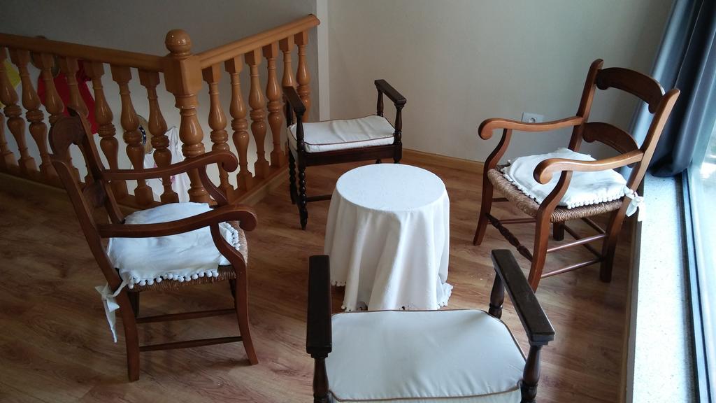 Alma Del Camino - Rooms & Albergue Sarria Buitenkant foto
