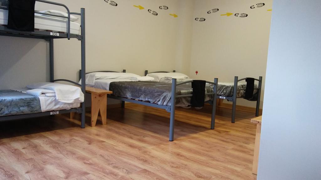 Alma Del Camino - Rooms & Albergue Sarria Buitenkant foto