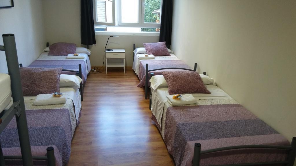 Alma Del Camino - Rooms & Albergue Sarria Buitenkant foto