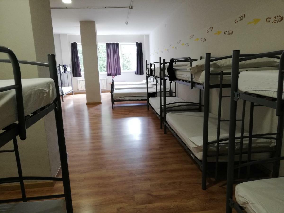 Alma Del Camino - Rooms & Albergue Sarria Buitenkant foto